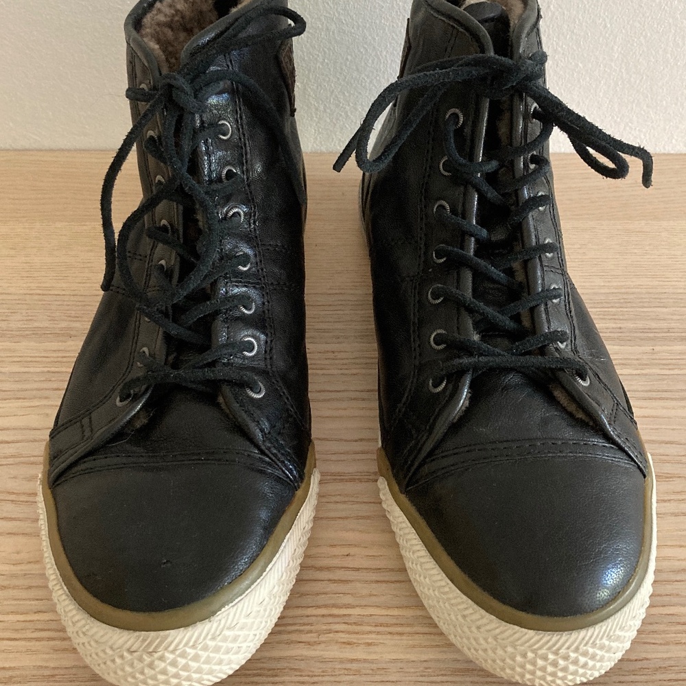 Women's Frye Greene Black Leather Warm Shearling Fur Lined Zip Boots 9